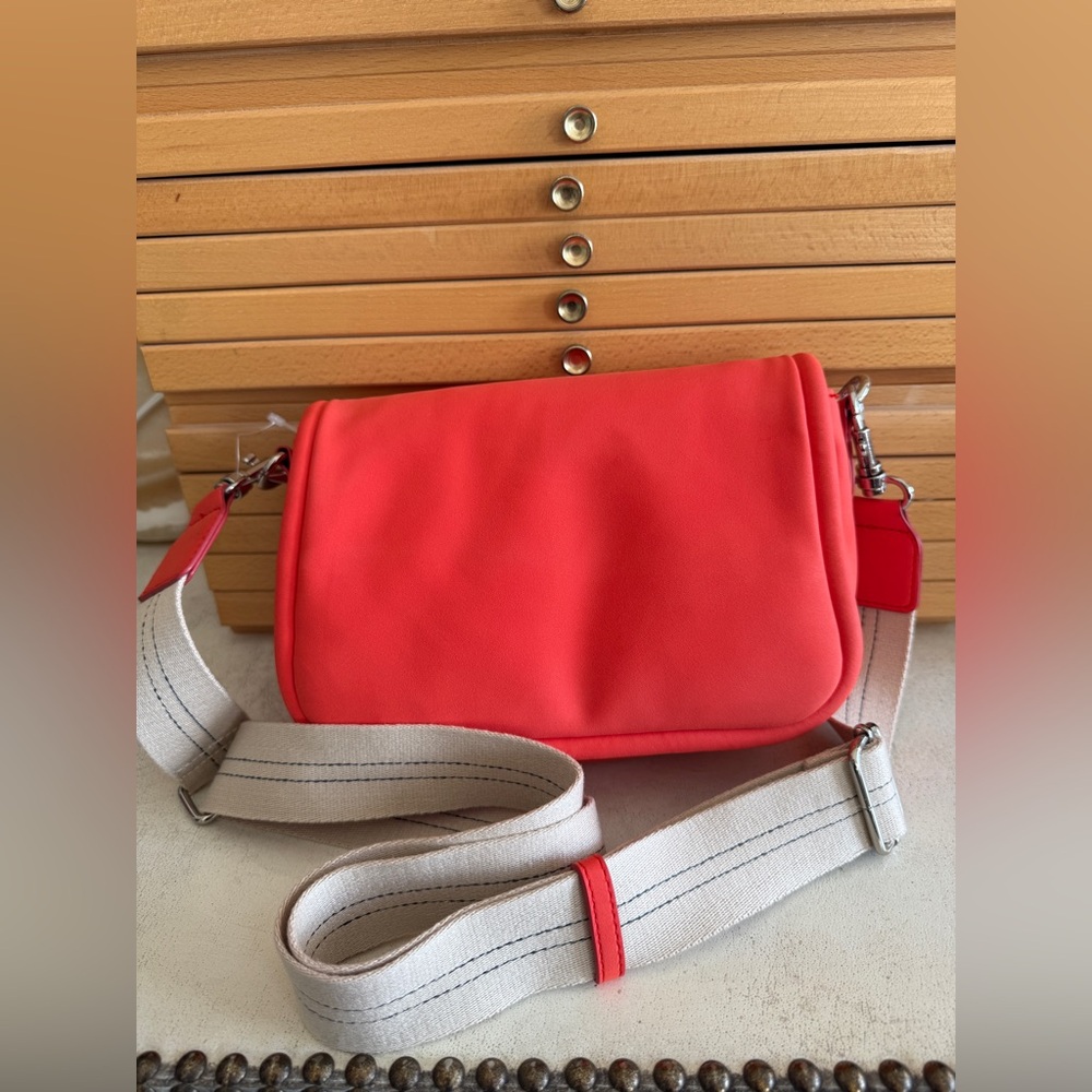 Universal Thread Orange Crossbody Bag Adjustable Strap Minimalist